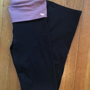 PINK Victoria's Secret Pants - PINK flare yoga pants - logo pink and black | M PINK Victoria's Secret Pants - PINK flare yoga pants - logo pink and black | M